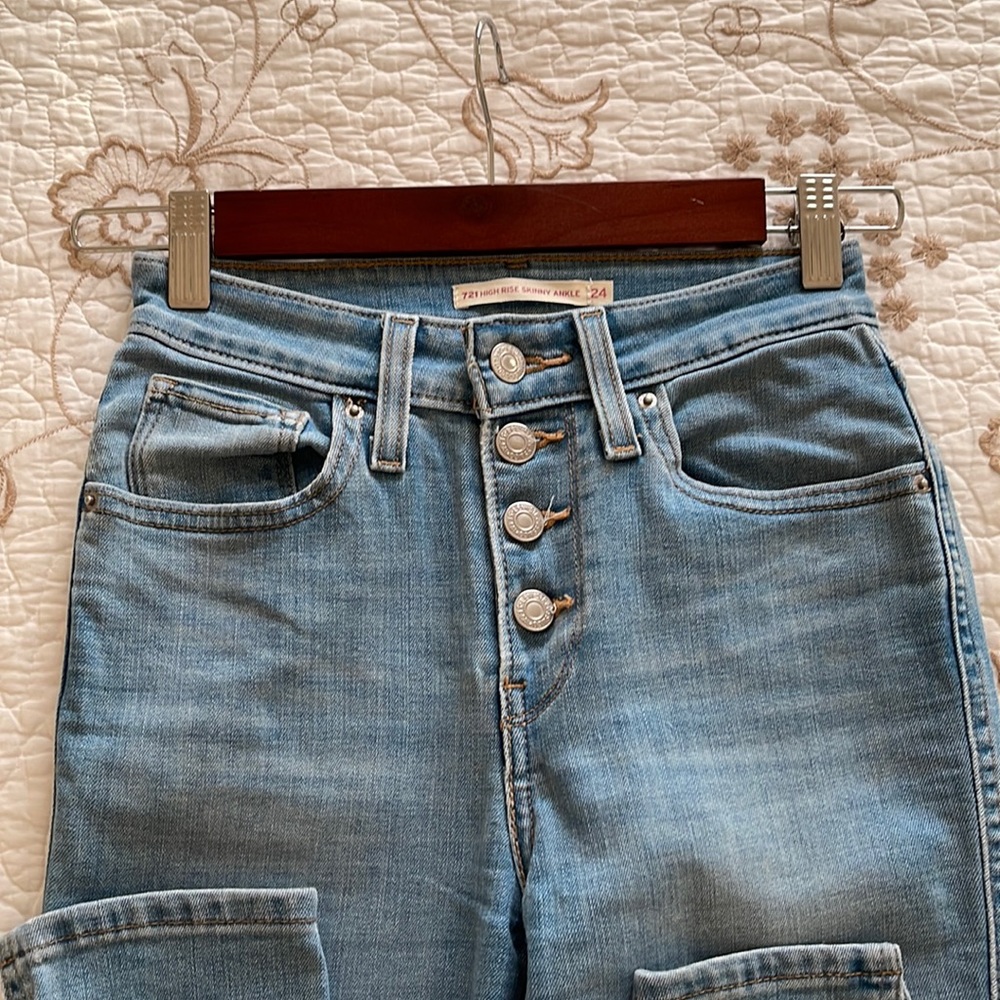3 Levi’s High Rise Jeans!